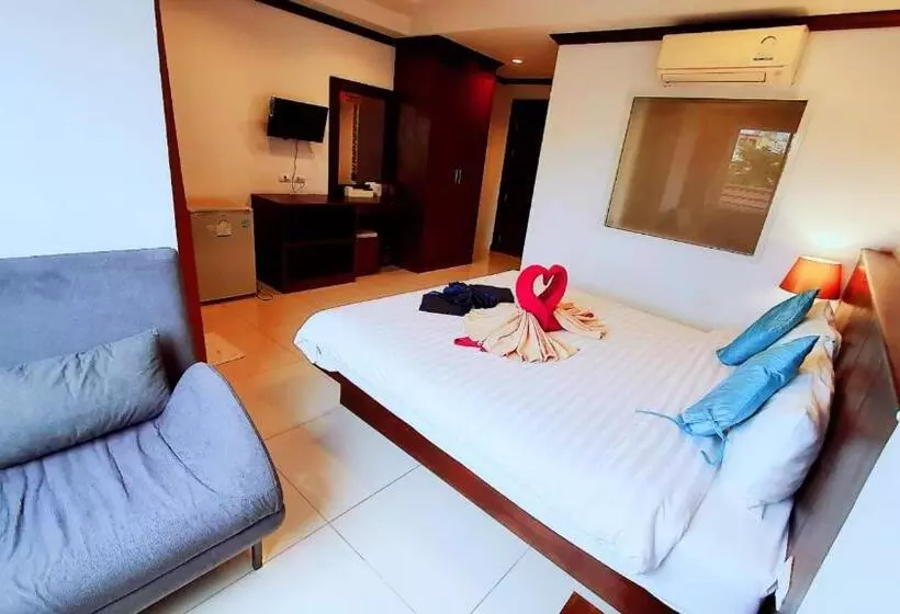 Nanai 8 Road 芭东一卧豪华公寓位置便利