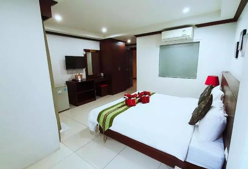 Nanai 8 Road 芭东一卧豪华公寓位置便利