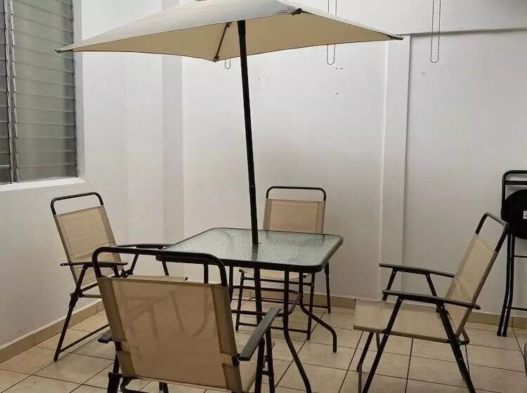 ペンション Hostal Los Heroes