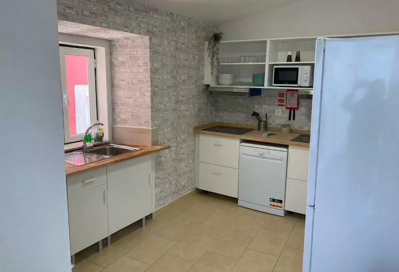 5 Senses Hostel
