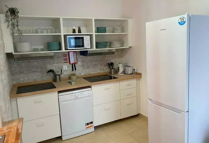 5 Senses Hostel