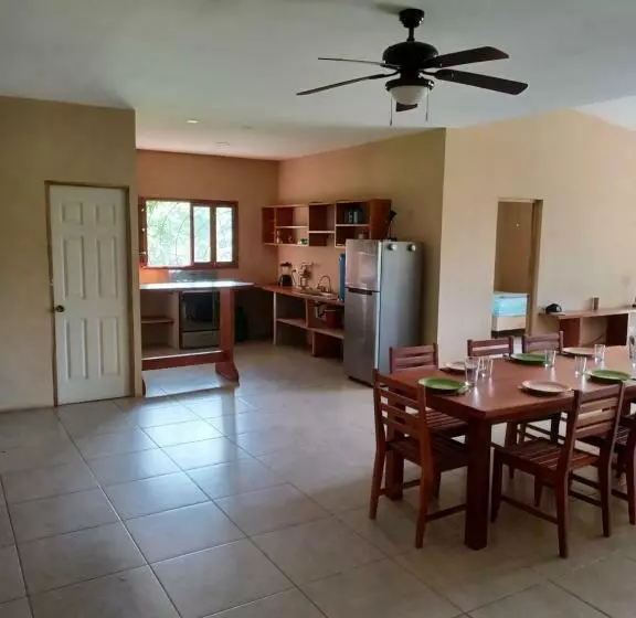 Retkeilymaja Dragon S Garden