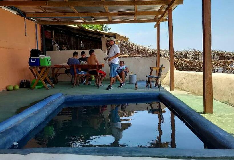 هتل کپسول Vista Del Mar