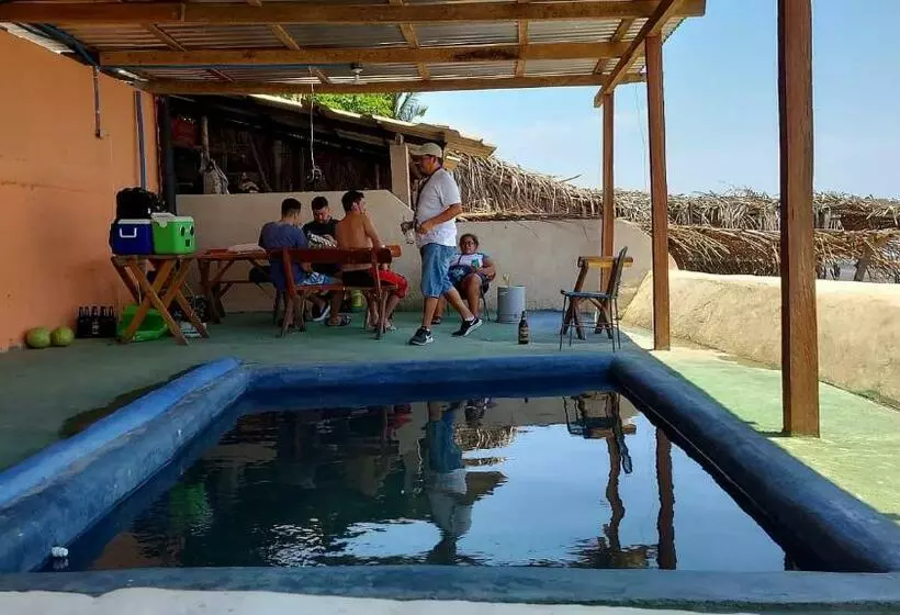 هتل کپسول Vista Del Mar