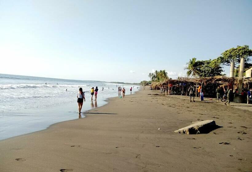 هتل کپسول Vista Del Mar