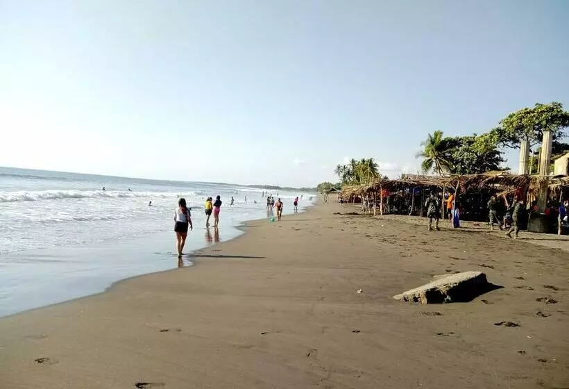 هتل کپسول Vista Del Mar