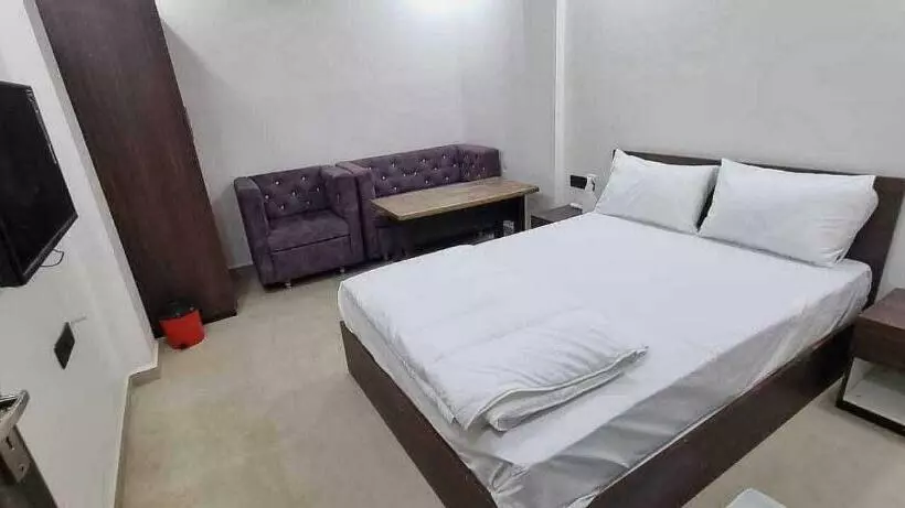 هتل Oyo 81103  Arya Room
