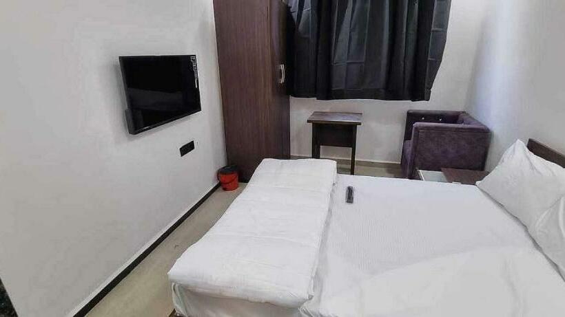 בית מלון כפרי Oyo 81103  Arya Room