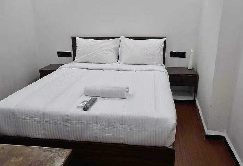 בית מלון כפרי Oyo 81103  Arya Room