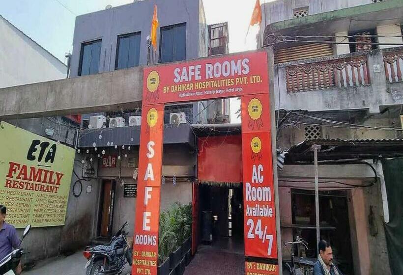 בית מלון כפרי Oyo 81103  Arya Room