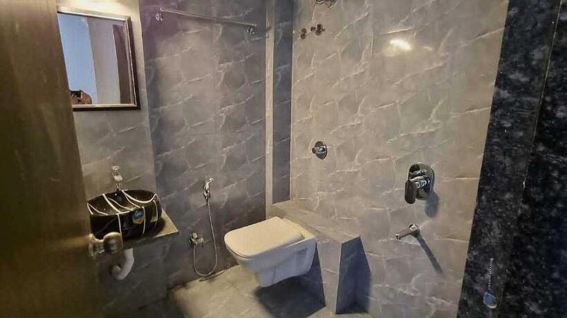 בית מלון כפרי Oyo 81103  Arya Room