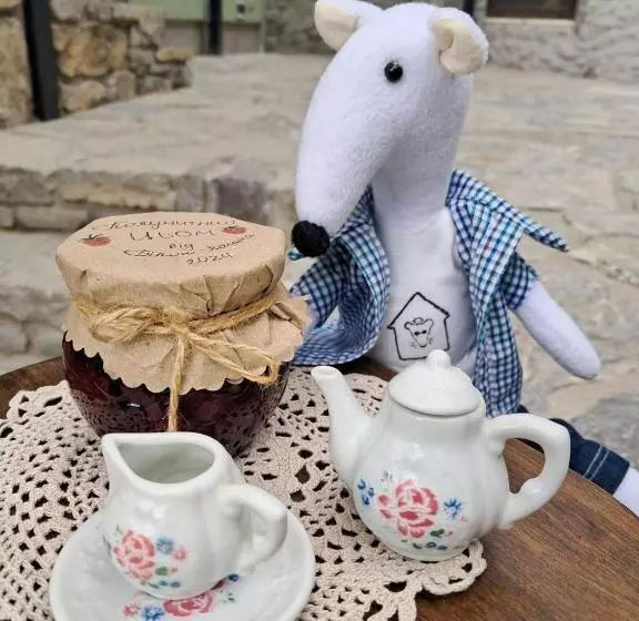 Majatalo гостьовий дім білий пацюк