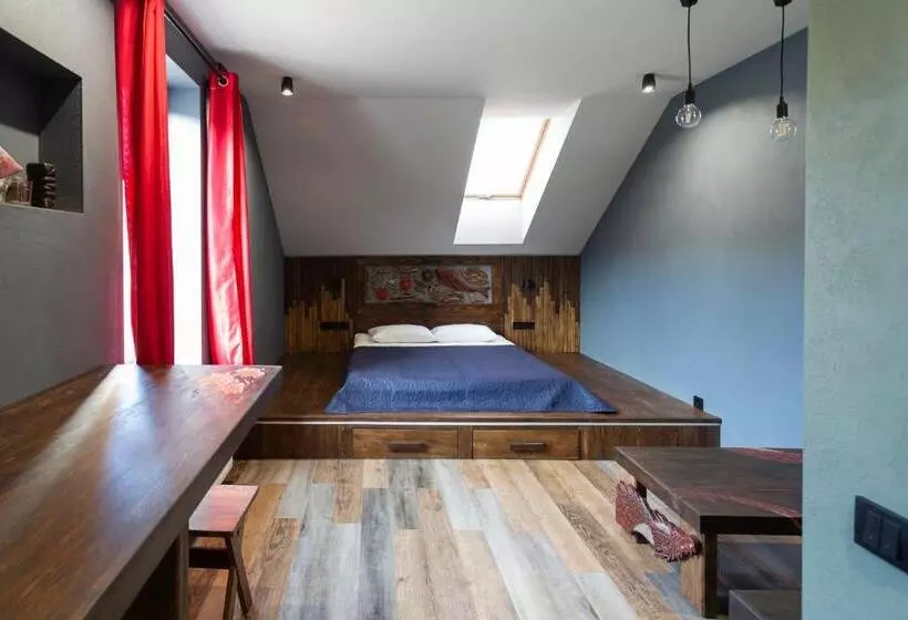 Majatalo гостьовий дім білий пацюк