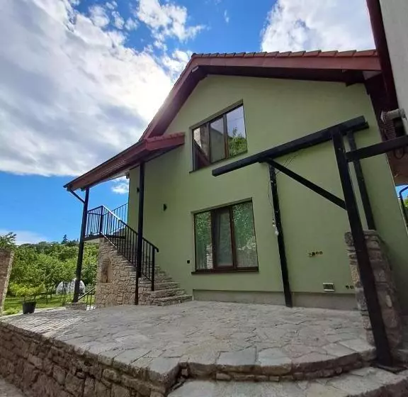 Majatalo гостьовий дім білий пацюк