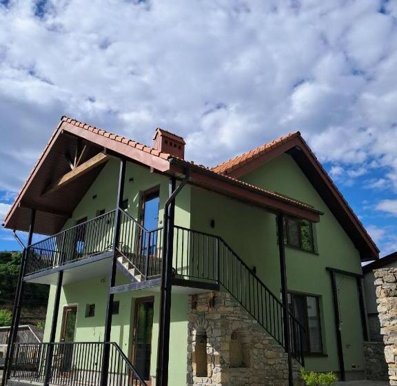 膳宿费 гостьовий дім білий пацюк