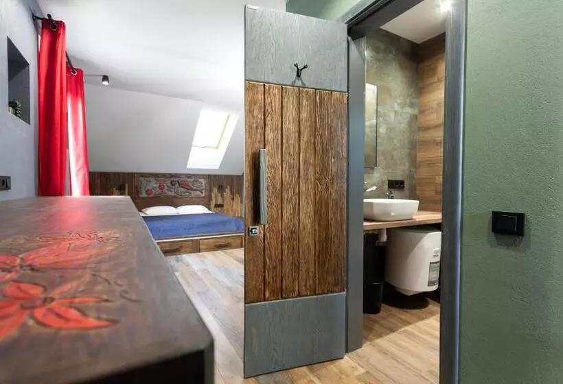 Majatalo гостьовий дім білий пацюк