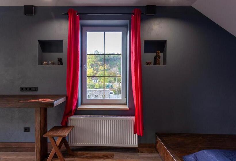 膳宿费 гостьовий дім білий пацюк