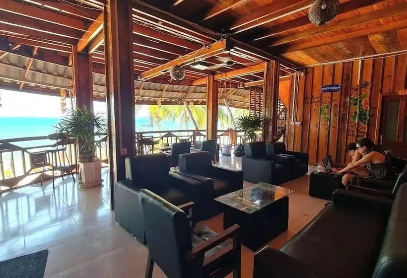 Majatalo Green Ocean Lodge