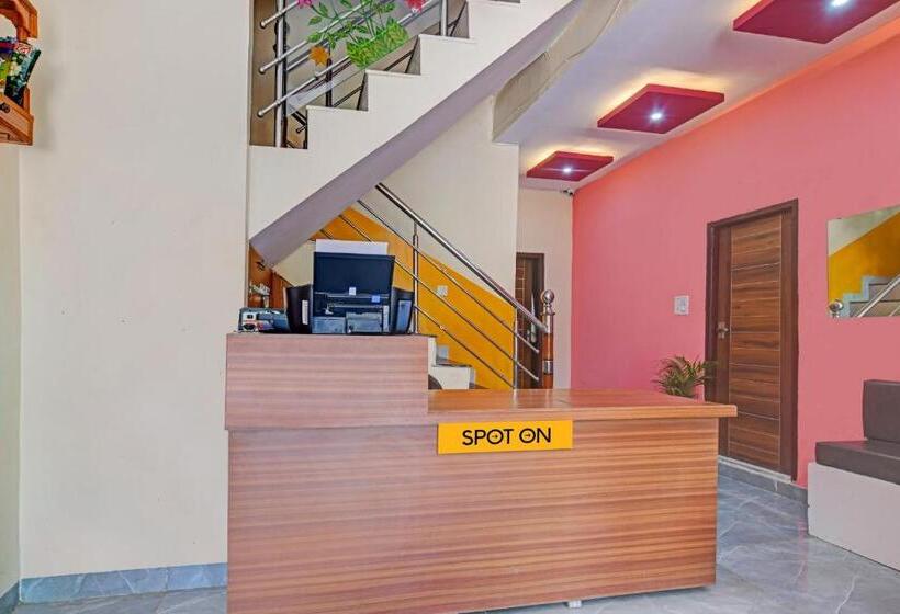 Spot On 81125 Hotel Ashirwad