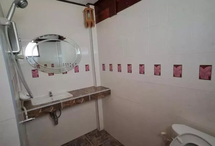 Retkeilymaja บ้านนางฟ้า เกาะสีชัง Baan Nangfa