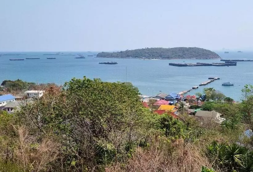 Retkeilymaja บ้านนางฟ้า เกาะสีชัง Baan Nangfa