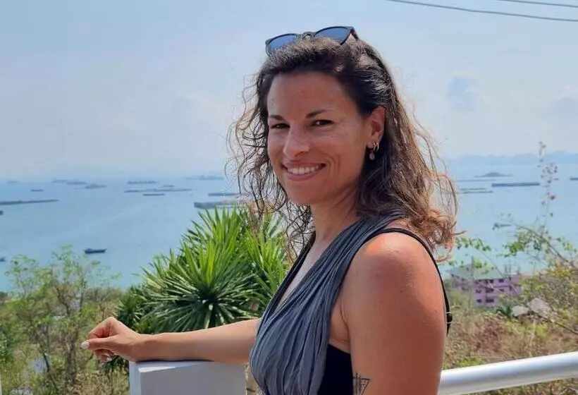 Retkeilymaja บ้านนางฟ้า เกาะสีชัง Baan Nangfa