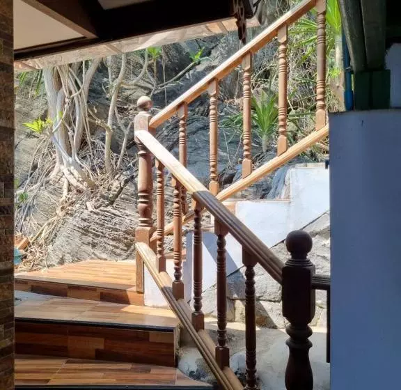 Retkeilymaja บ้านนางฟ้า เกาะสีชัง Baan Nangfa