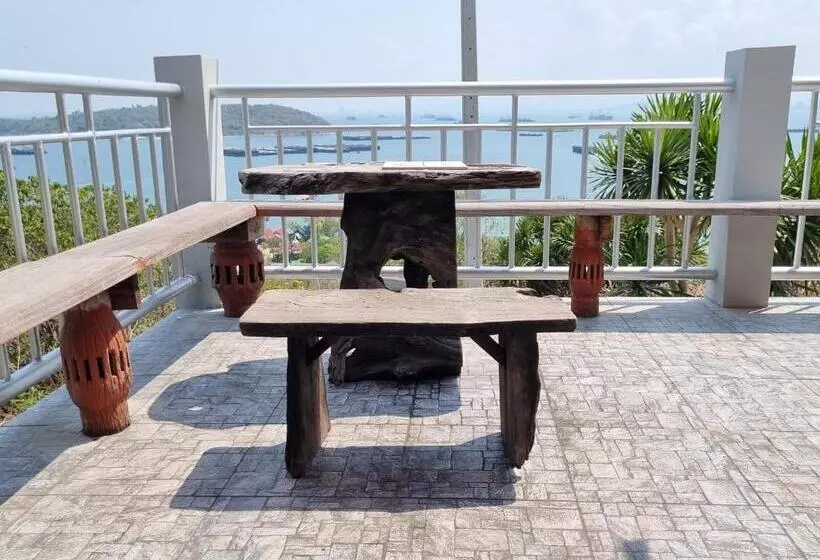 Retkeilymaja บ้านนางฟ้า เกาะสีชัง Baan Nangfa