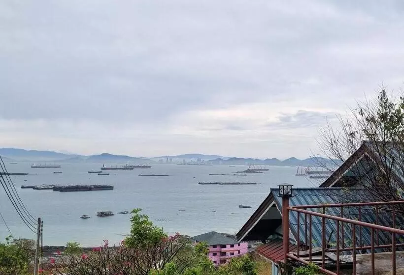 Retkeilymaja บ้านนางฟ้า เกาะสีชัง Baan Nangfa