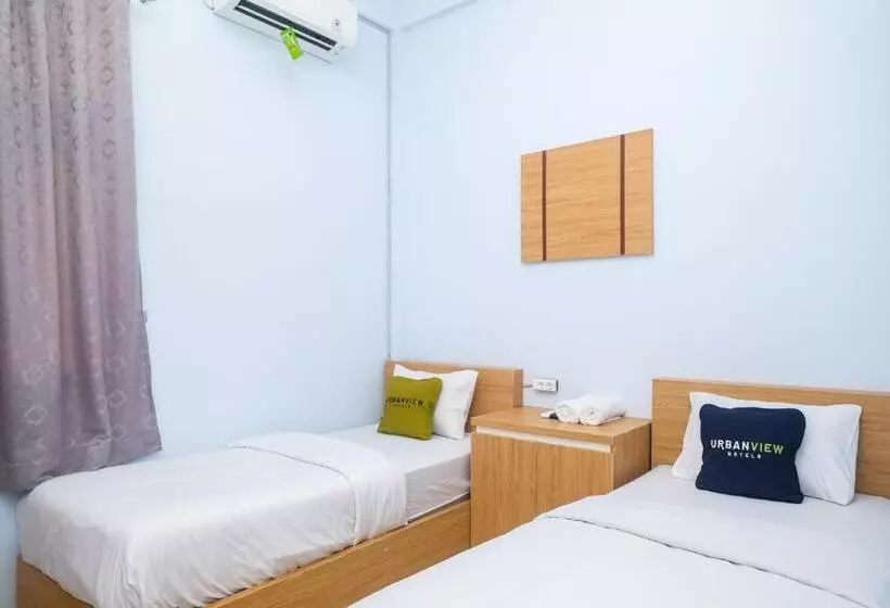 ホテル Urbanview Syariah Wisma Nabil Solo