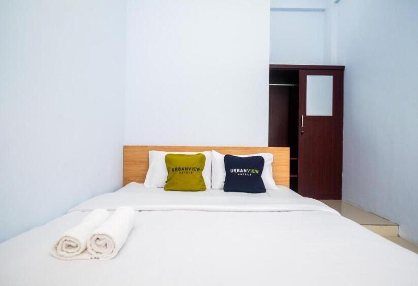 Hotel Urbanview Syariah Wisma Nabil Solo