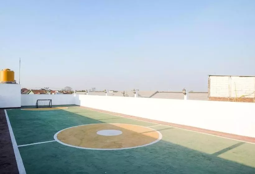 ホテル Urbanview Syariah Wisma Nabil Solo