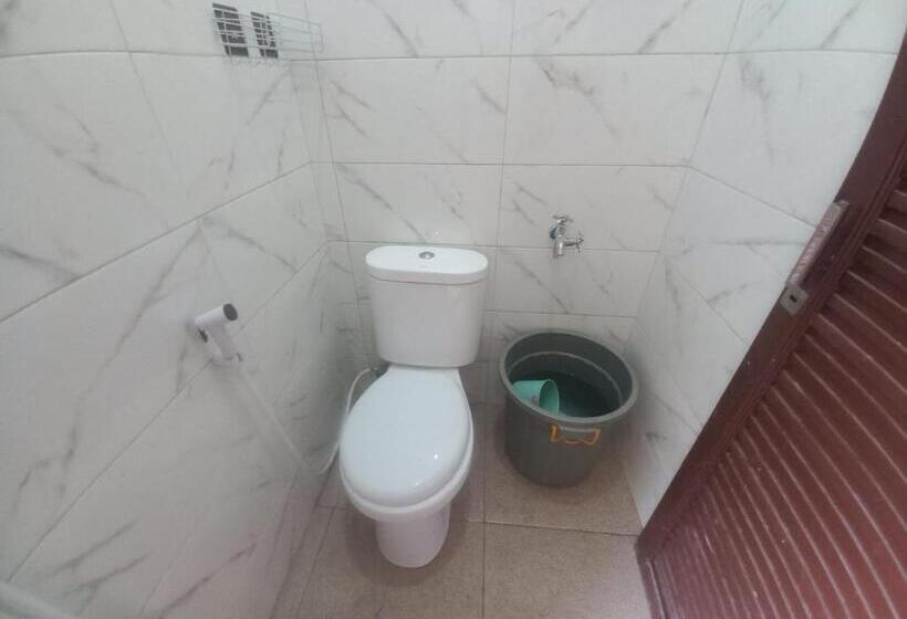 בית מלון כפרי Spot On 92415 Bima House Syariah