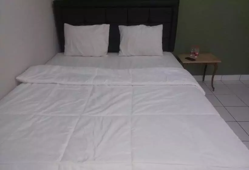 ホテル Spot On 92415 Bima House Syariah