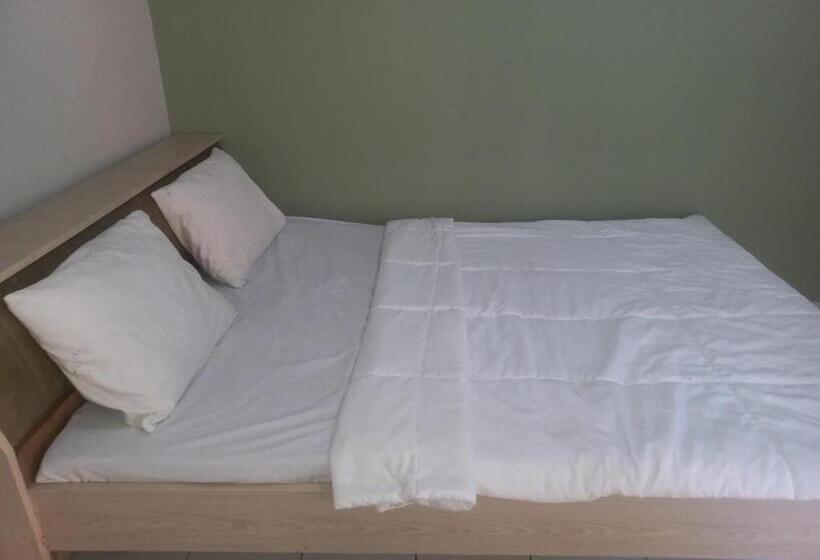 בית מלון כפרי Spot On 92415 Bima House Syariah