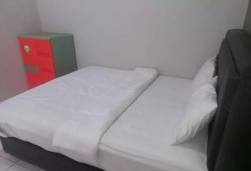 ホテル Spot On 92415 Bima House Syariah