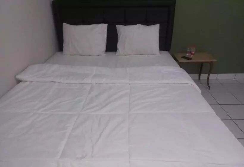ホテル Spot On 92415 Bima House Syariah