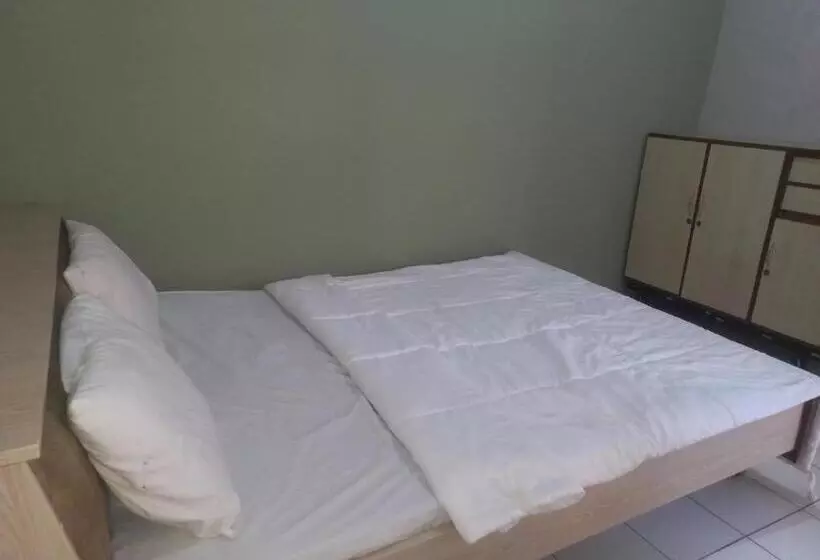 ホテル Spot On 92415 Bima House Syariah