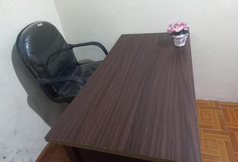 בית מלון כפרי Spot On 92415 Bima House Syariah