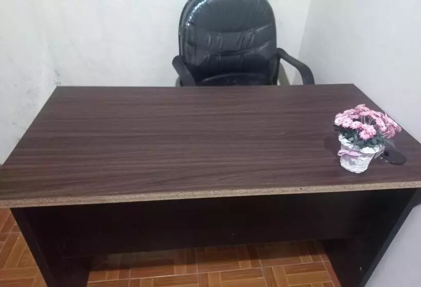 ホテル Spot On 92415 Bima House Syariah