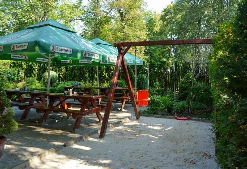 膳宿费 Penzion U Parku