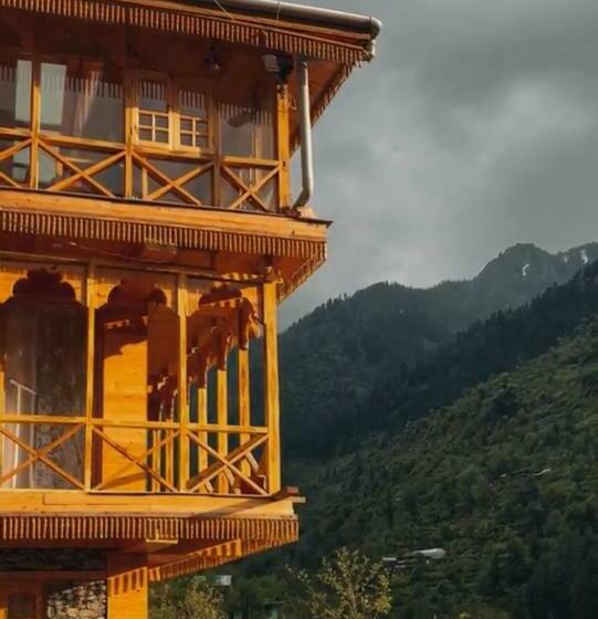 旅馆 Odin Stays & Café Tirthan