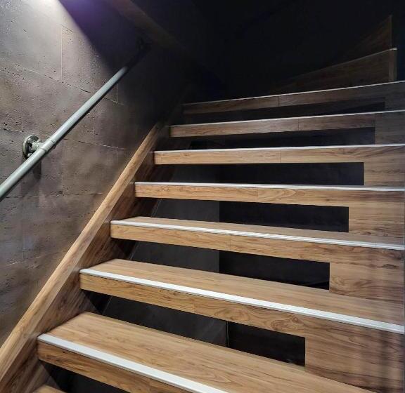 Schronisko Ramos Hello Stay Cebu