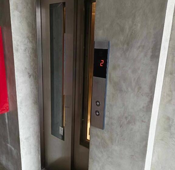 Schronisko Ramos Hello Stay Cebu