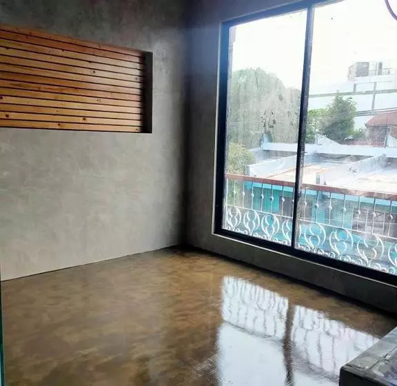 Retkeilymaja Ramos Hello Stay Cebu