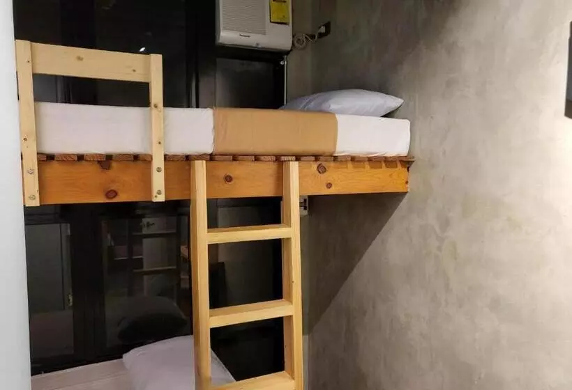 Retkeilymaja Ramos Hello Stay Cebu