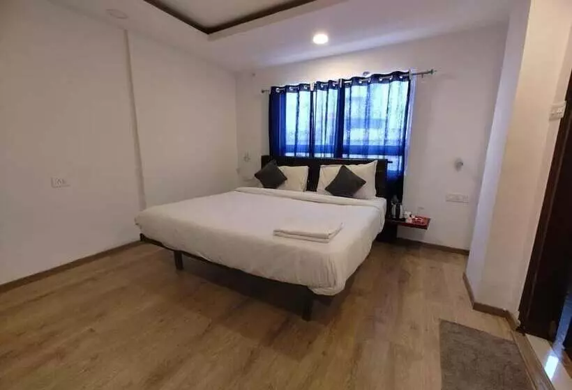 Hotelli Grand Majesty