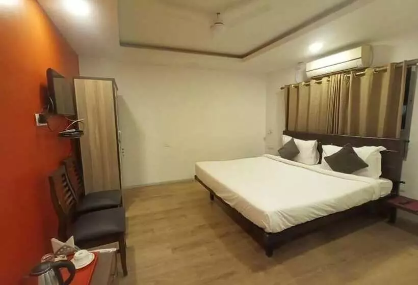 Hotelli Grand Majesty