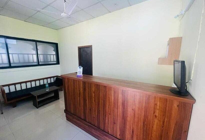 Hotell Oyo Flagship 81100  Sai Lodging