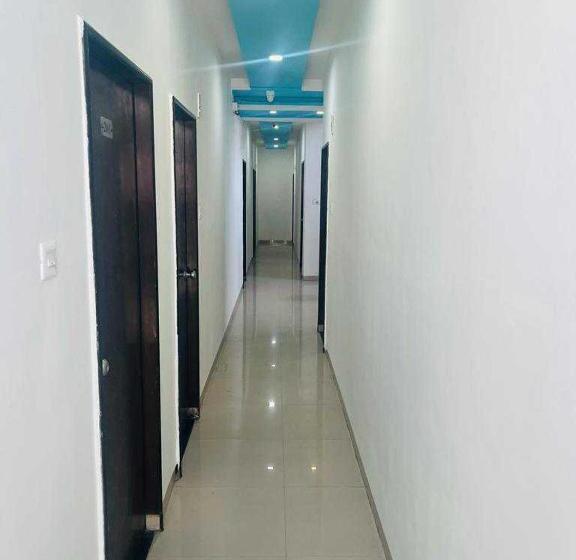 Hotell Oyo Flagship 81100  Sai Lodging